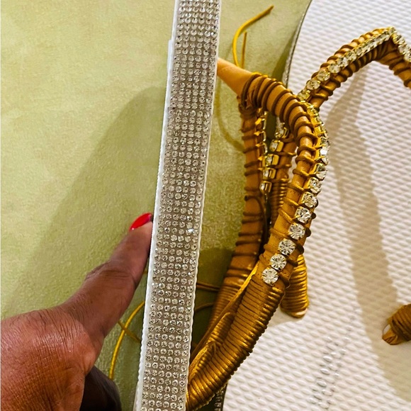 Custom NWT Rhinestone Gold & White Flip Flops - Picture 4 of 5